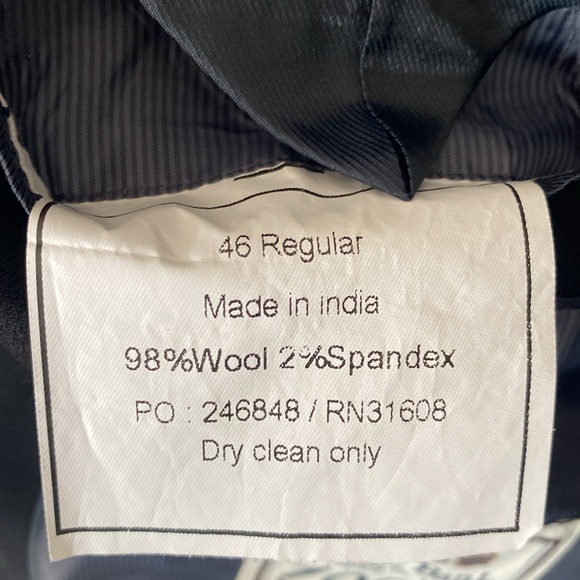 Jos A Banks 1905 Collection Wool Black Suit. - Picture 4 of 4